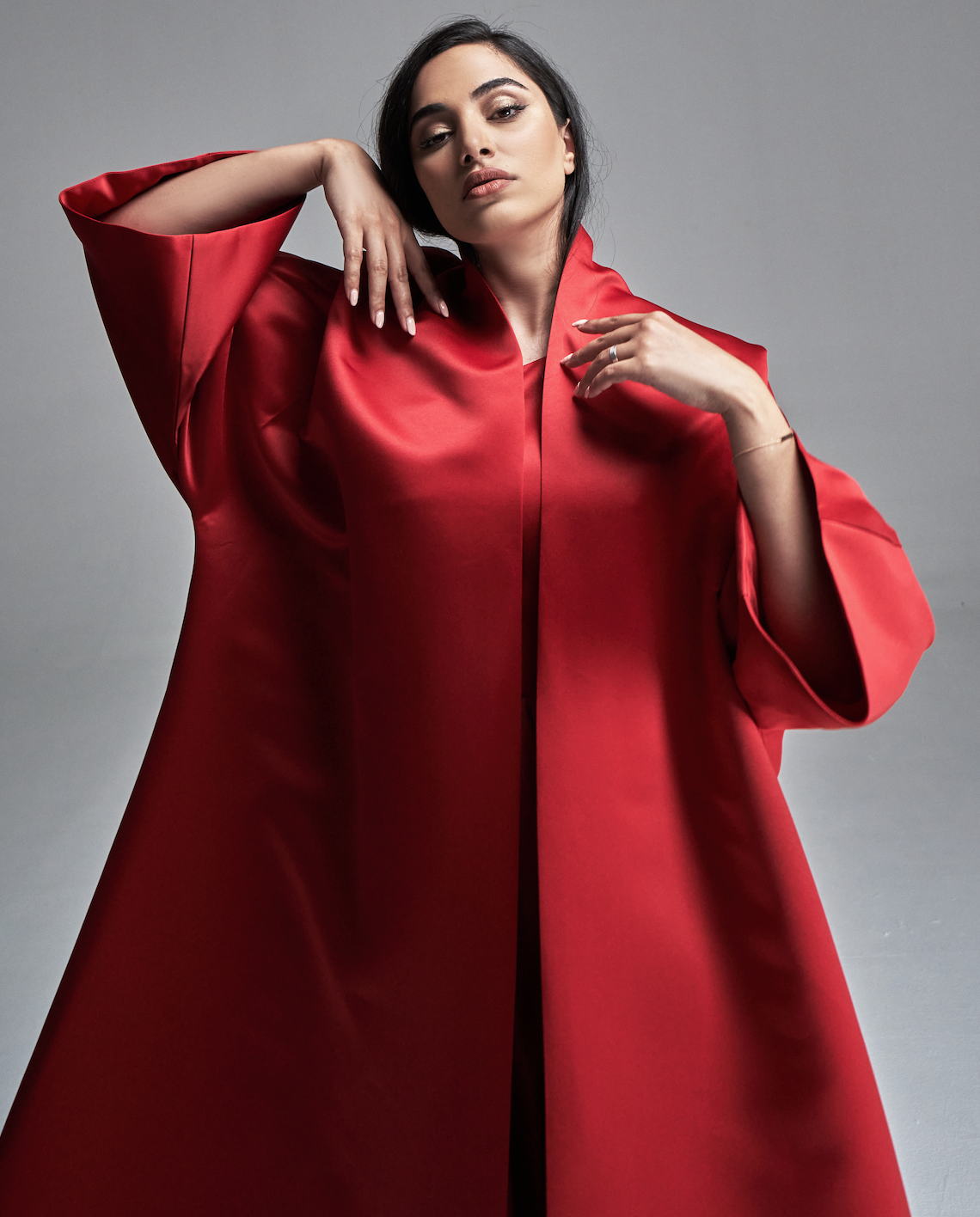 RED TUBE DRESS WITH FLARED SLEEVE ABAYA