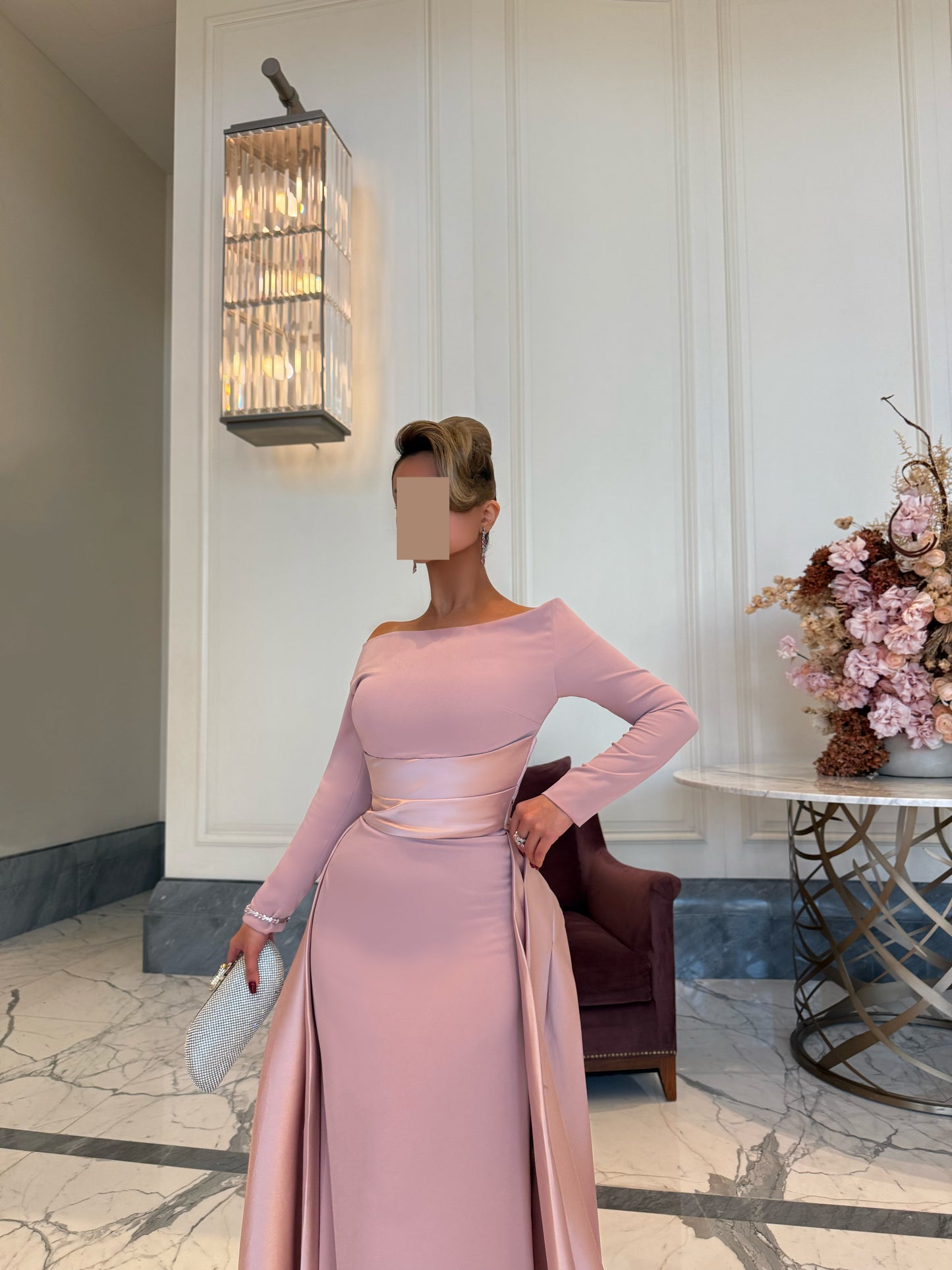 LIGHT PINK OFF SHOULDER FITTED DRESS WITH DRAPE AND TRAIL