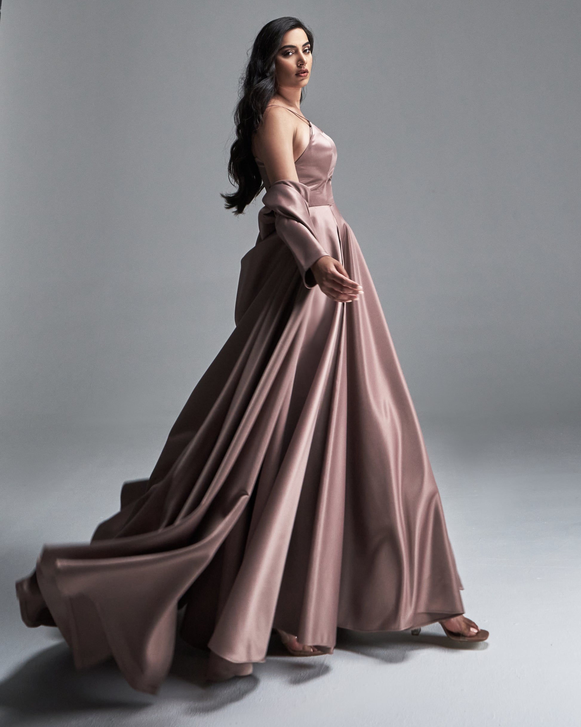 ROSE GOLD TUBE DRESS WITH SIMPLE ABAYA Tas Design ROSE GOLD TUBE DRESS WITH SIMPLE ABAYA Tas Design